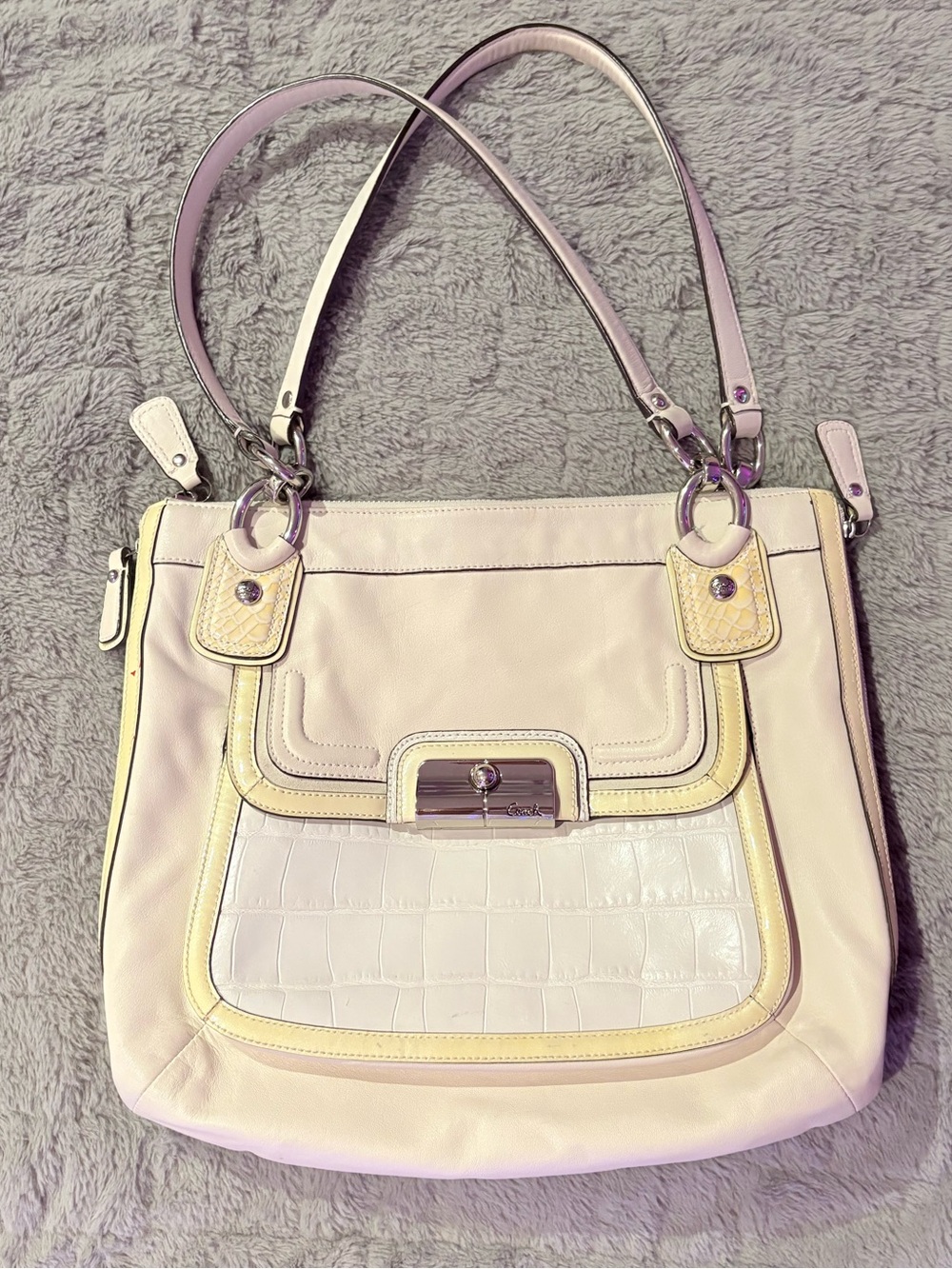 Women's coach Cream Leather Shoulder Bag with Front Pocket
